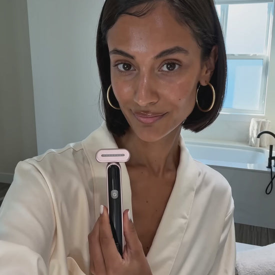 Radiance Revive LED Sculpting Wand demo: gliding along the jawline with red and blue light modes